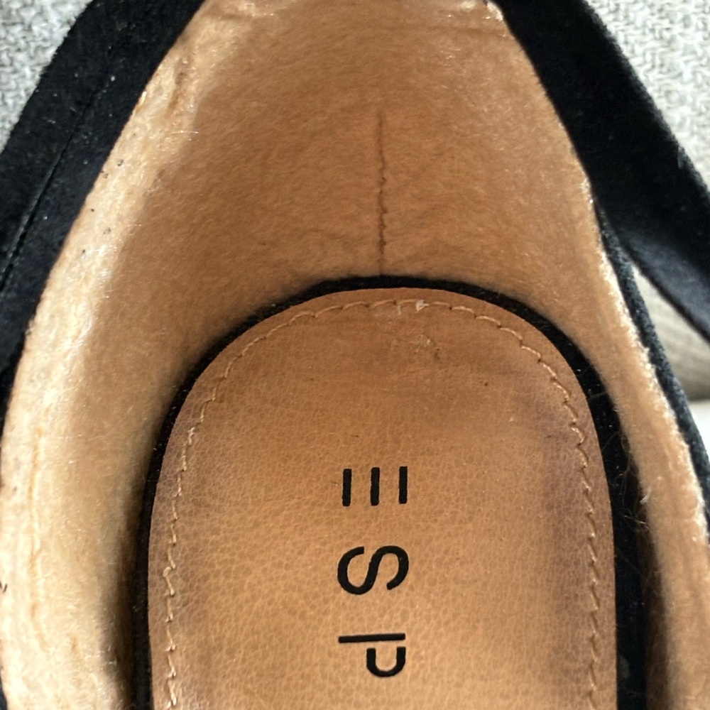 Esprit women’s black flat shoes with lace up ties.  Size 7.5 - Picture 8 of 14